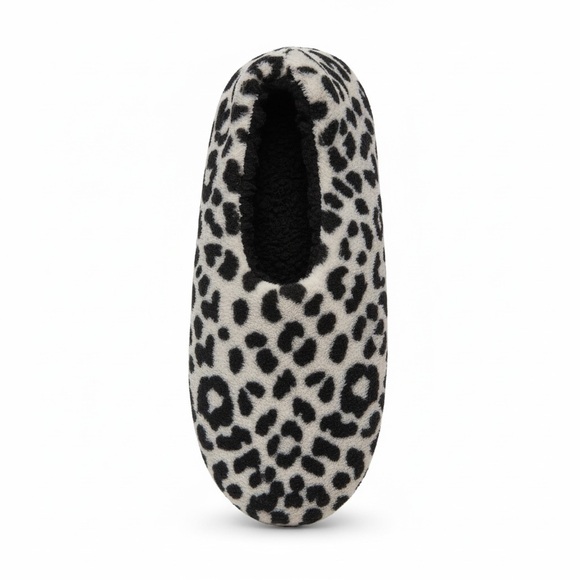 Isaac Mizrahi Shoes - Leopard Print Fuzzy Isaac Mizarahi Slippers